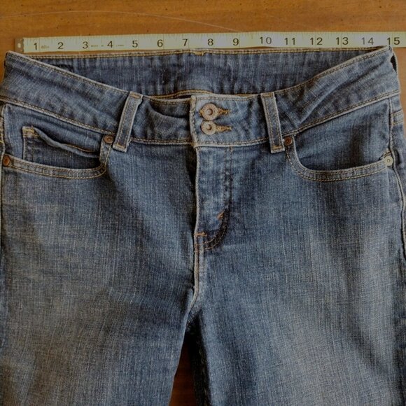 Levis Jeans Womens 6 Slender Straight 526th Pockets Dual Button - Picture 6 of 16